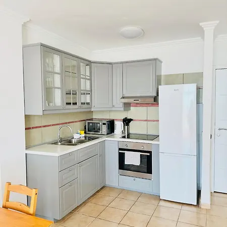 Paraiso Marina Palace Apartment *