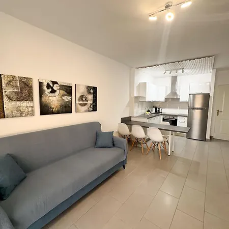 Paraiso Marina Palace 아데제