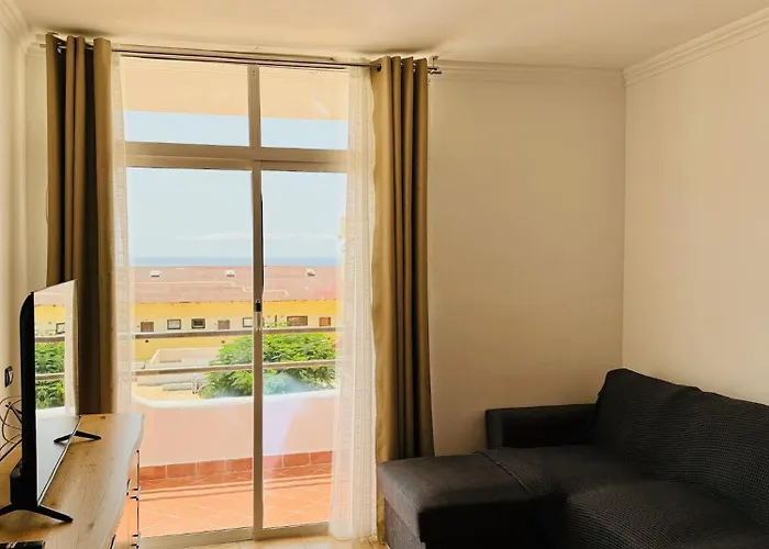 Paraiso Marina Palace 아데제